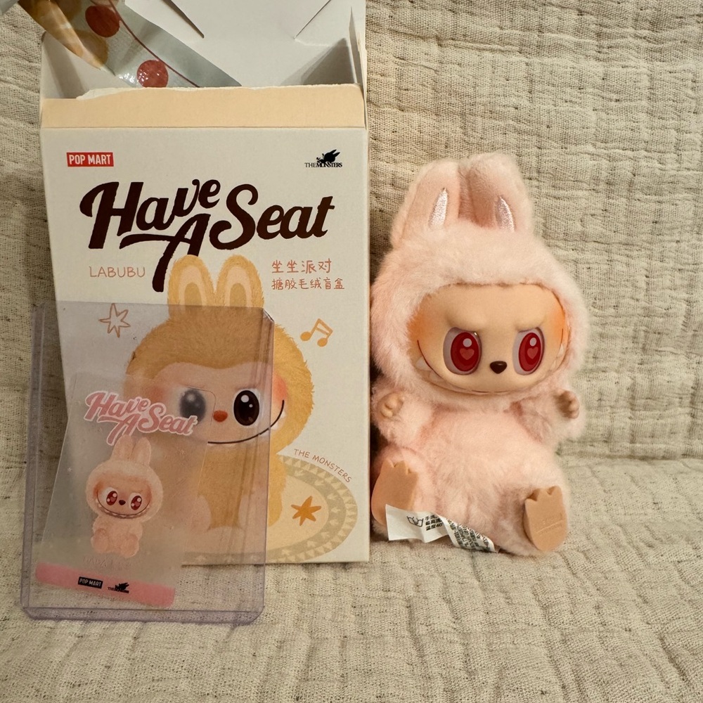 Pop Mart Labubu HAVE A SEAT Dada